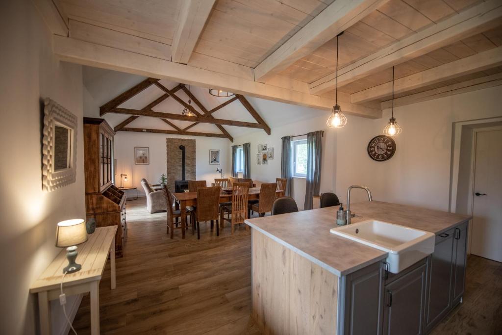 Posezení v ubytování Florie Cottage