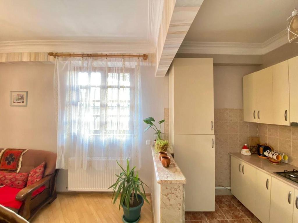 Kuchyň nebo kuchyňský kout v ubytování Sweet Home Sleeps 4 with Garden