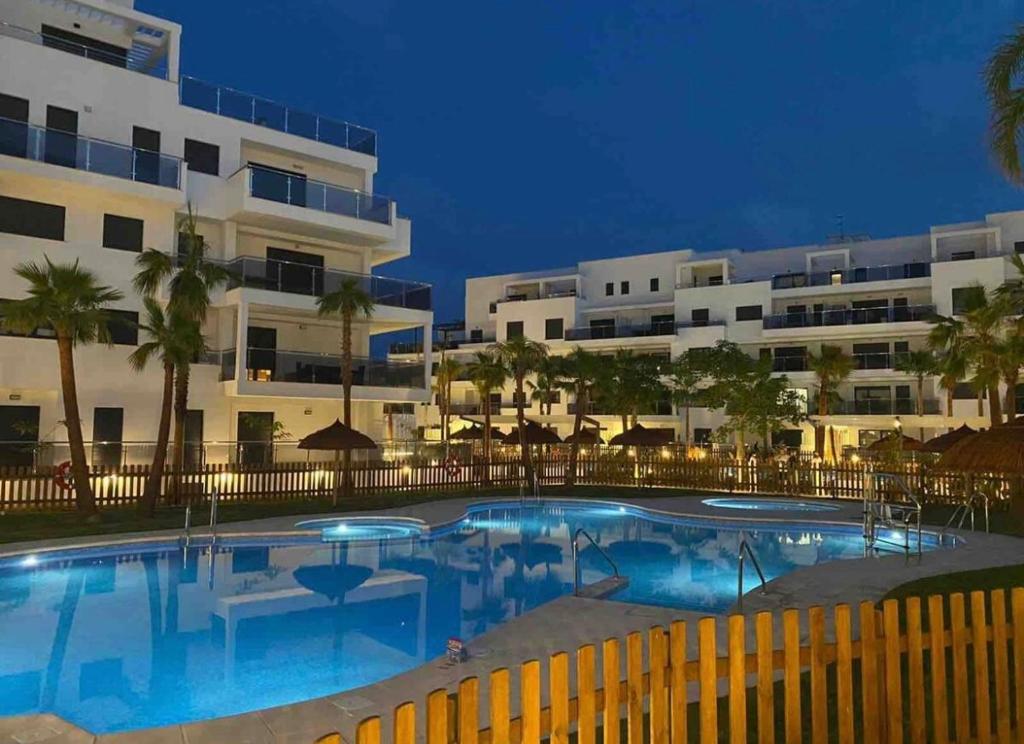 Bazén v ubytování Playa Granada Experience nebo v jeho okolí