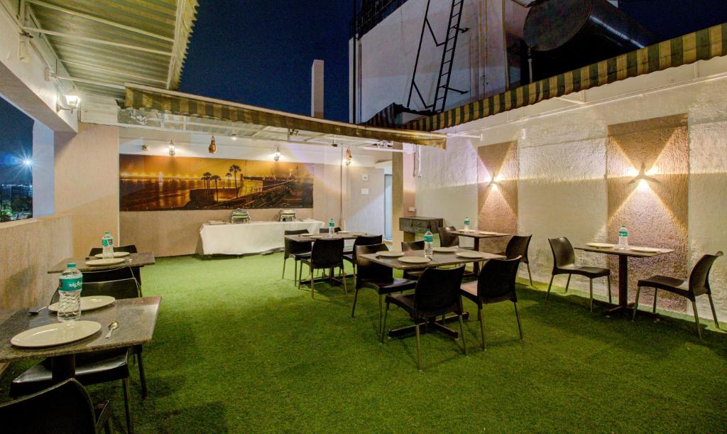 Posezení v ubytování Itsy Hotels Prince Regency