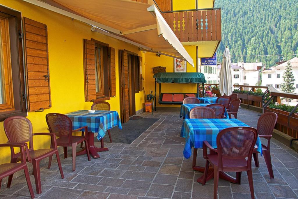 Nespecifikovaný výhled na hory nebo výhled na hory při pohledu z hotelu