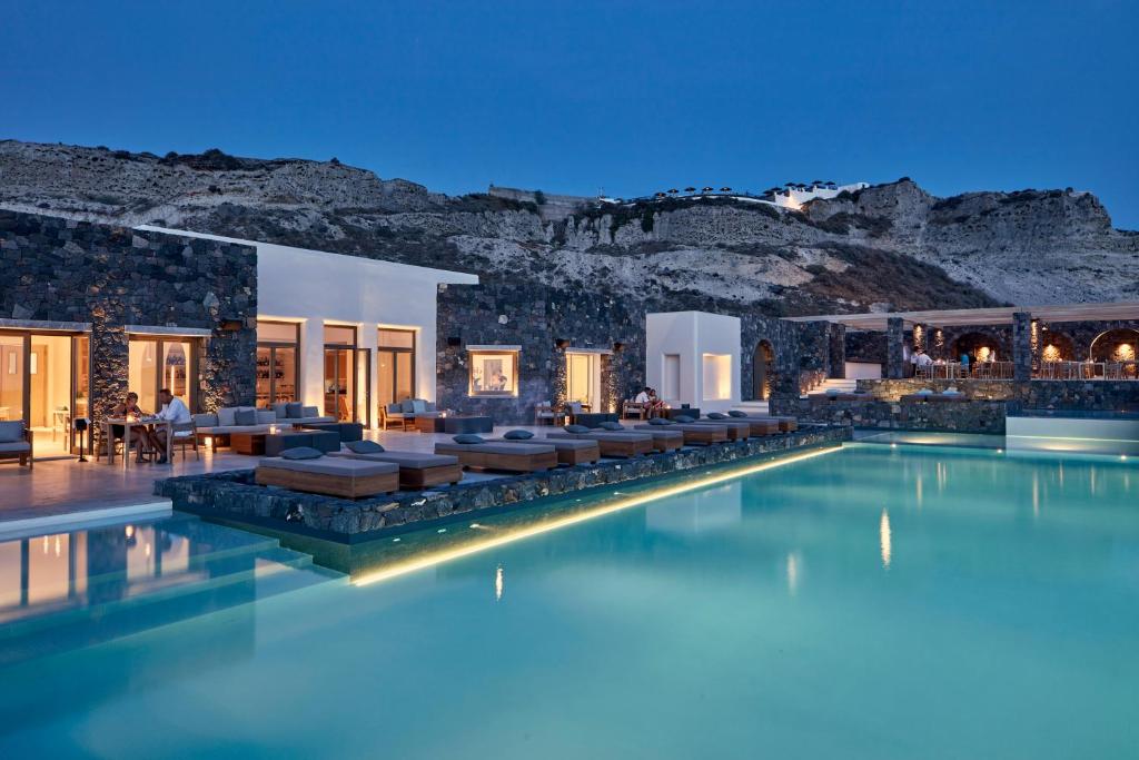 Bazén v ubytování Canaves Epitome - Small Luxury Hotels of the World nebo v jeho okolí