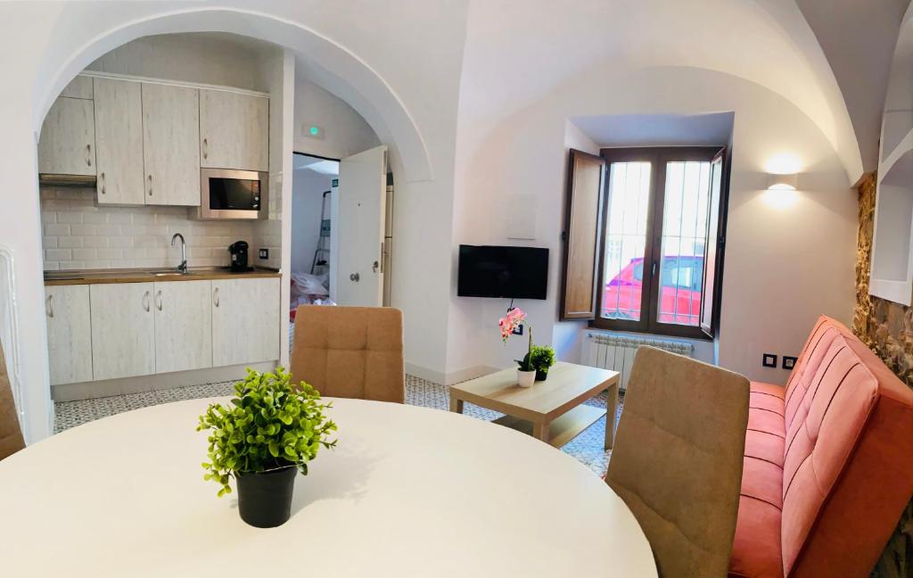 Al-Qazeres Suites - 1