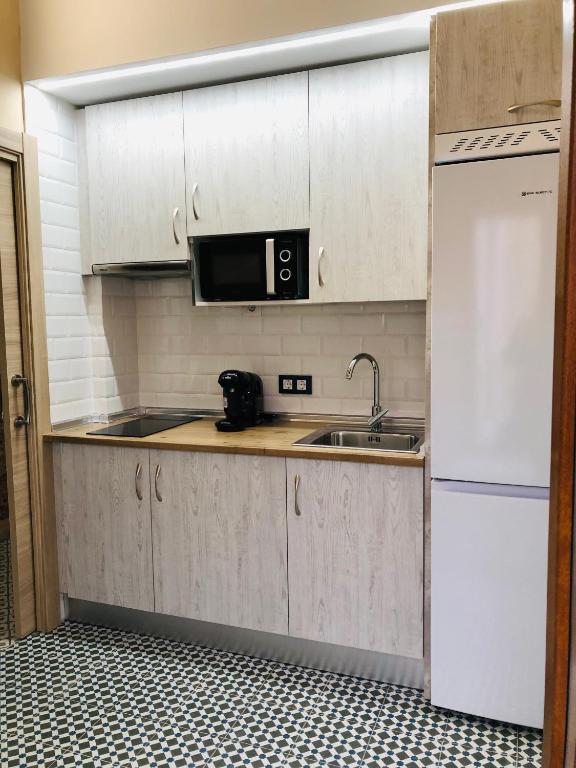 Al-Qazeres Suites - 9