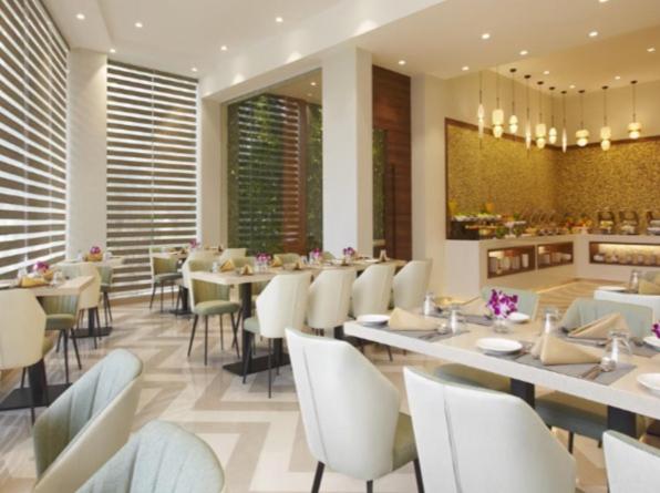 Restaurace v ubytování Click Hotel Bangalore - International Airport