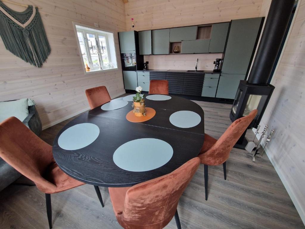 Kuchyň nebo kuchyňský kout v ubytování Andøy Vest Rorbuer Reine