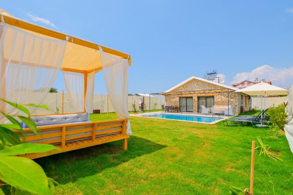 Magnificent Villa in Nature for 4 People, Fethiye – AWZ 210