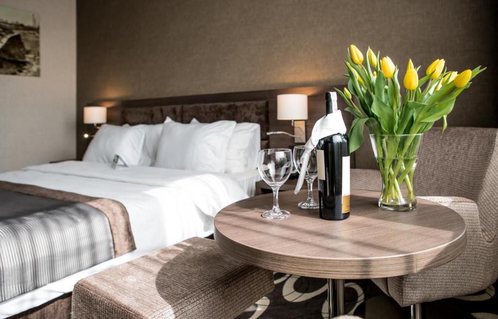 Posteľ alebo postele v izbe v ubytovaní Holiday Inn Dąbrowa Górnicza-Katowice by IHG