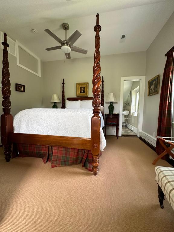 Goodstone Inn & Restaurant - Ambassador Deluxe Room