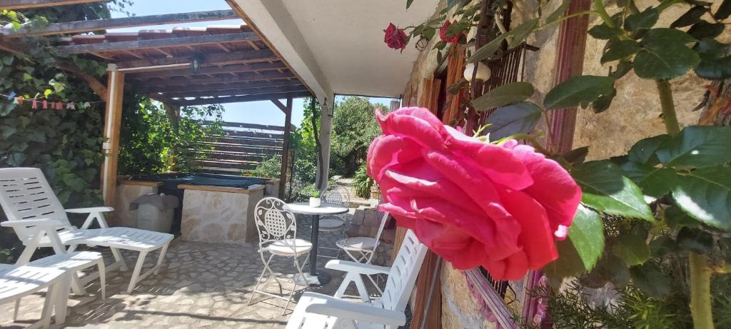 Balkón nebo terasa v ubytování Taverna -Sunce- with jacuzzi