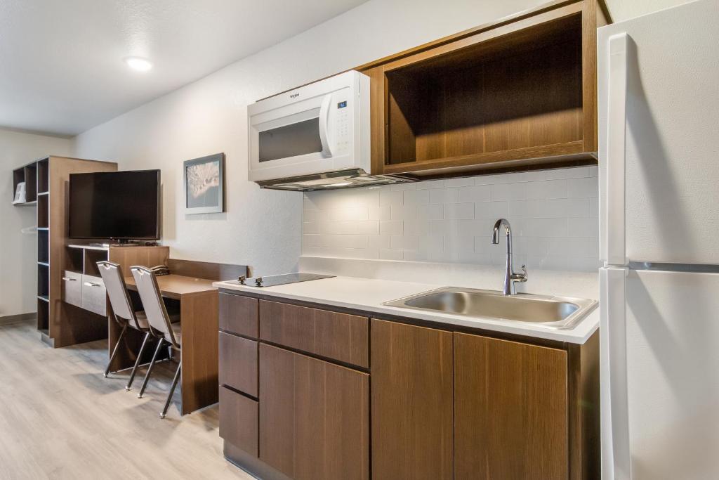 WoodSpring Suites Hermitage - Nashville Airport - Queen Suite Twee Queensize Bedden