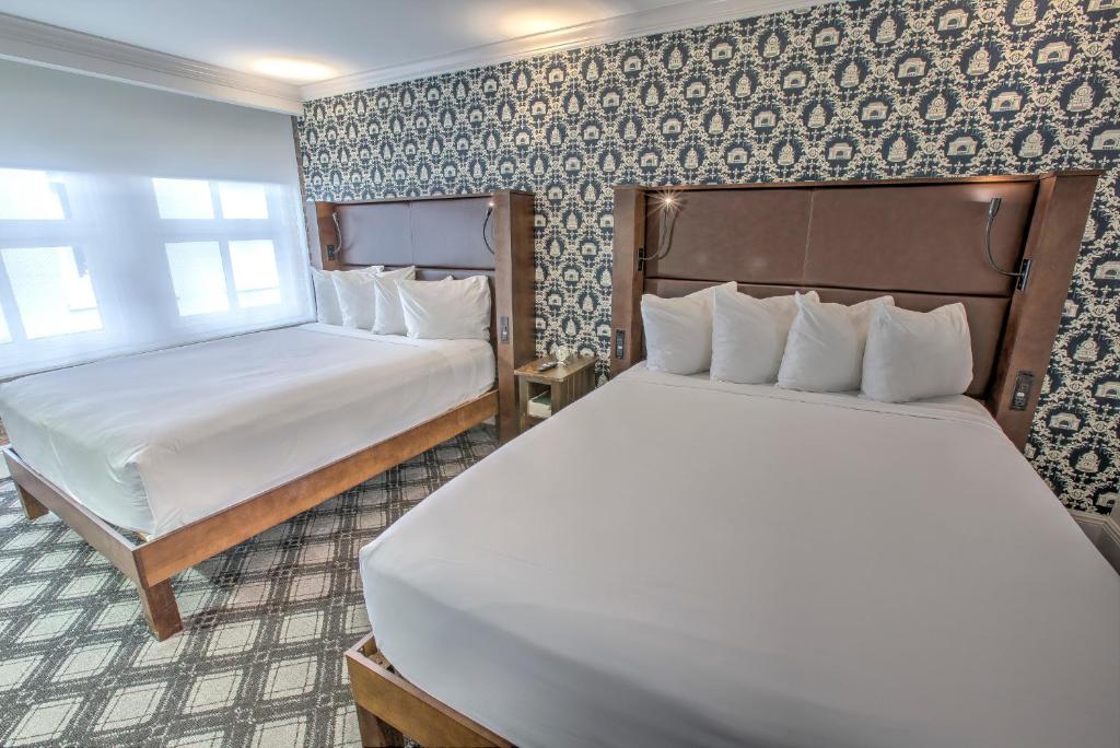 Q&C Hotel and Bar New Orleans, Autograph Collection - Deluxe Queen Room