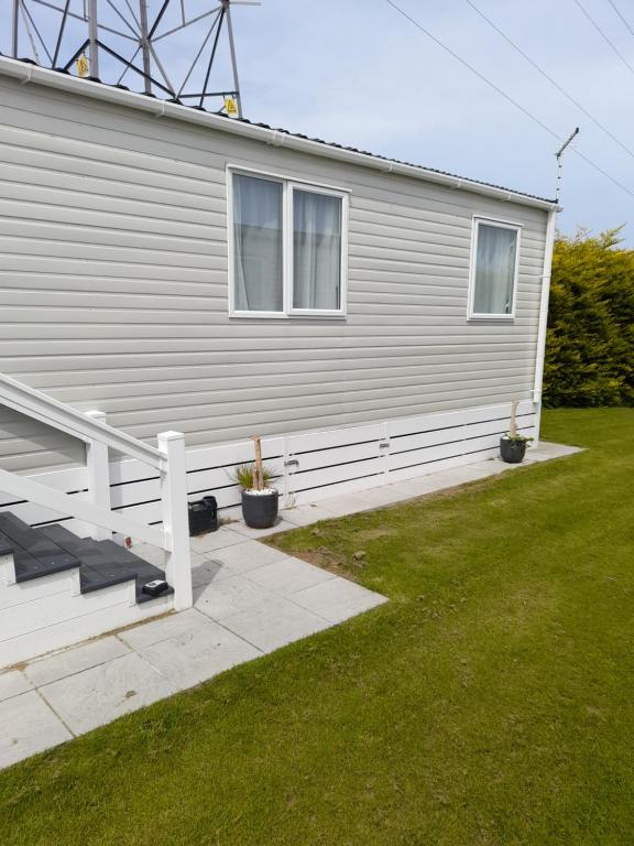 Kent Getaways - Three Bedroom Mobile Home