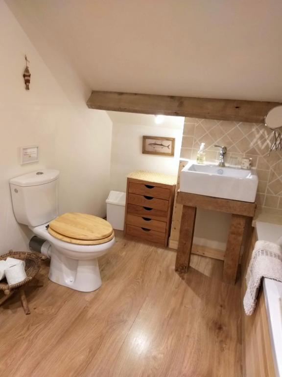 Kúpeľňa v ubytovaní La saunière - Chez Hélène - Gîtes en baie