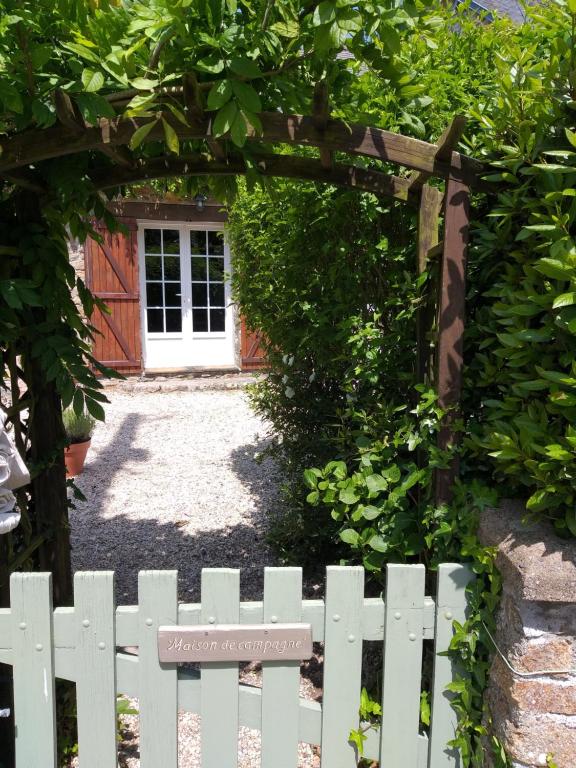 Vonkajšia záhrada v ubytovaní La saunière - Chez Hélène - Gîtes en baie