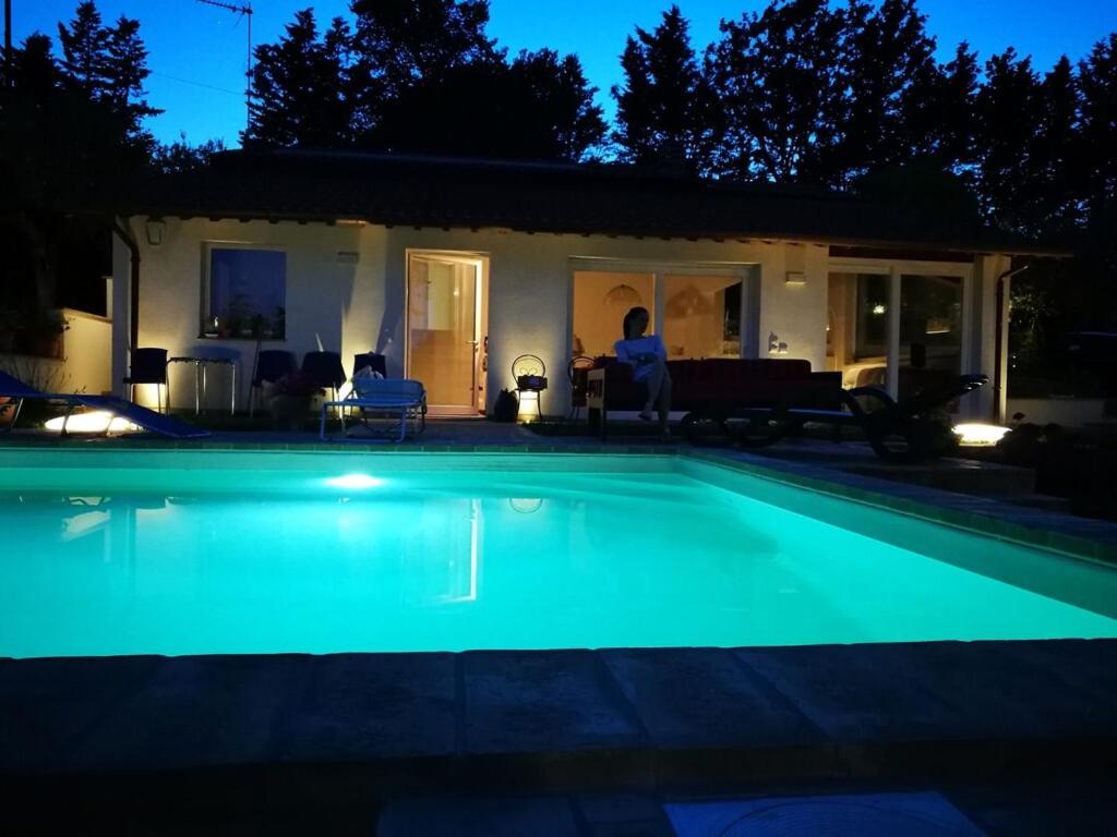 Het zwembad bij of vlak bij A Corner of Paradise in Mystical Umbria with private pool