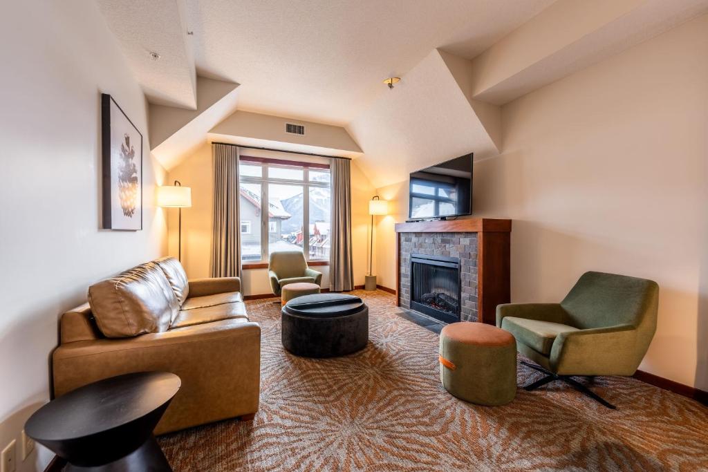 Blackstone Mountain Lodge by CLIQUE - Resim 22