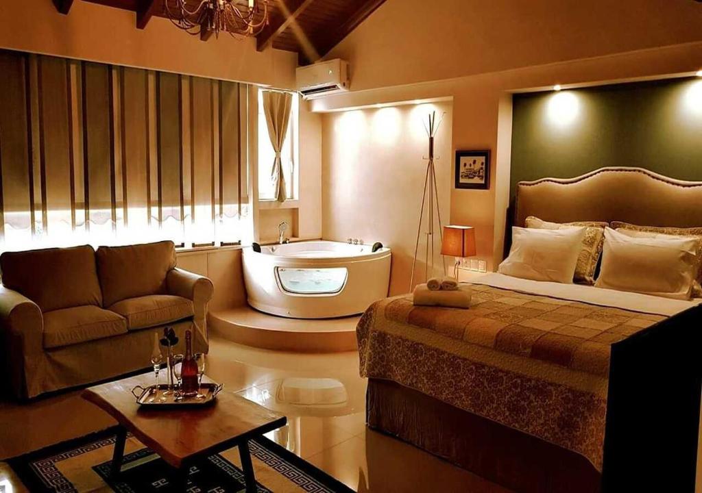 Gallery image of Queen Boutique Suites Preveza in Preveza