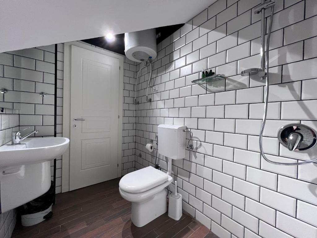 Koupelna v ubytování Bobi Hotel