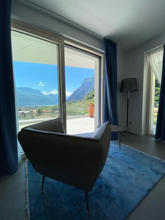 Nespecifikovaný výhled na hory nebo výhled na hory při pohledu z hotelu
