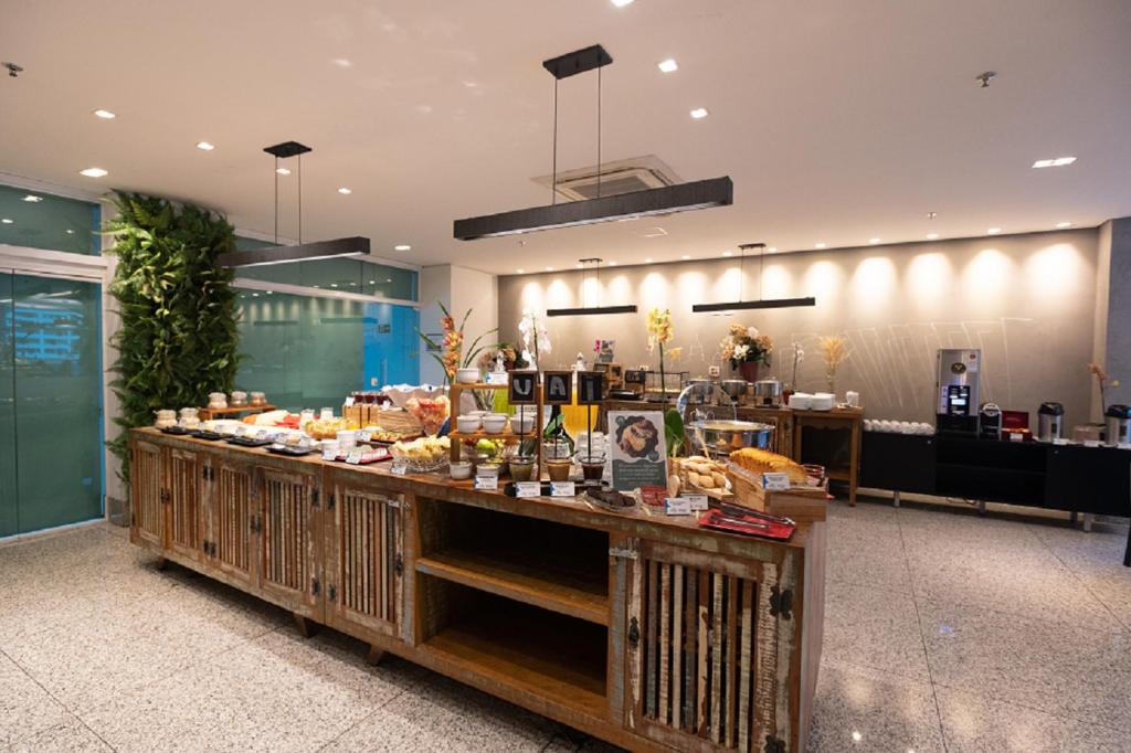 Comida no hotel ou em algum lugar perto