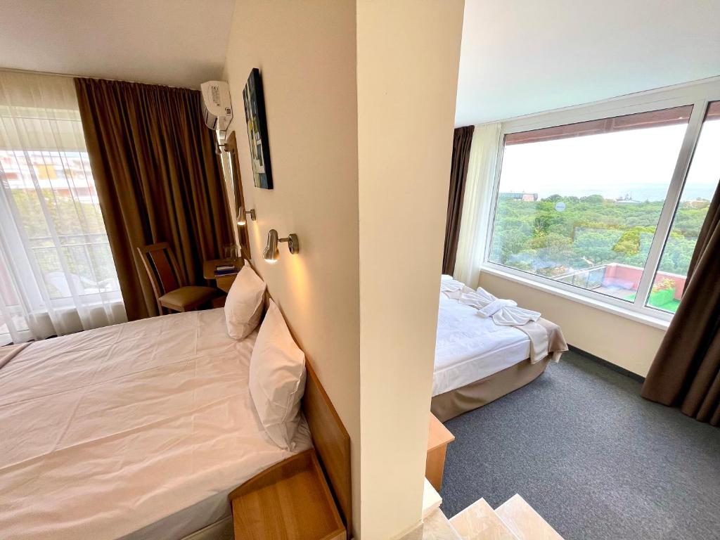 Quadruple Room with Sea View