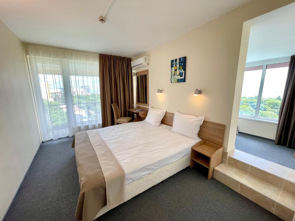 Quadruple Room with Sea View