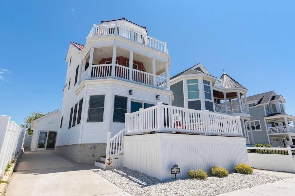 Blessings on the Bay!! Oceanfront Home with Heated Pool!, North Cape May (updated prices 2024)