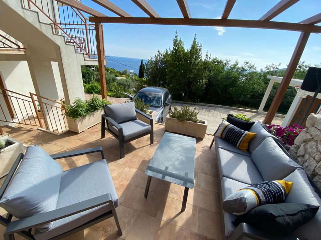 Posedenie v ubytovaní Villa Pergola-Apartment Toni