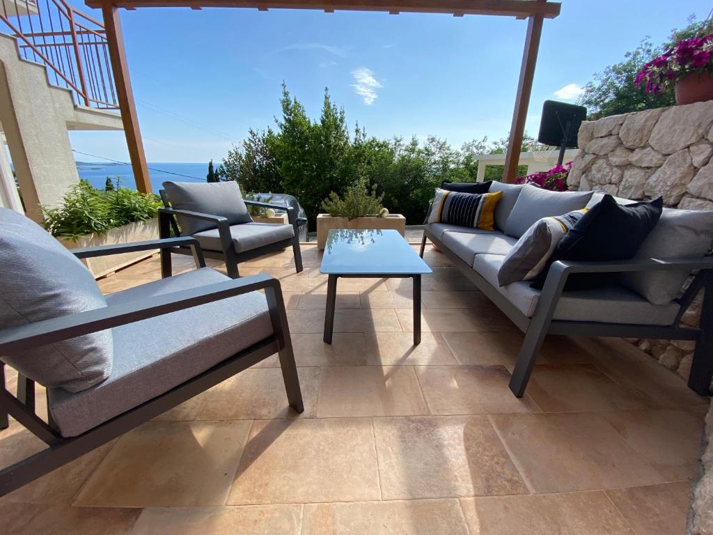 Posedenie v ubytovaní Villa Pergola-Apartment Toni