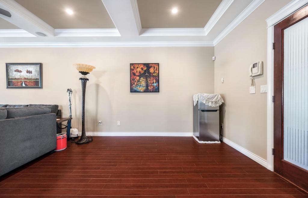 Fotografie z fotogalerie ubytování Share Home 1BD suite in Coquitlam v destinaci Coquitlam