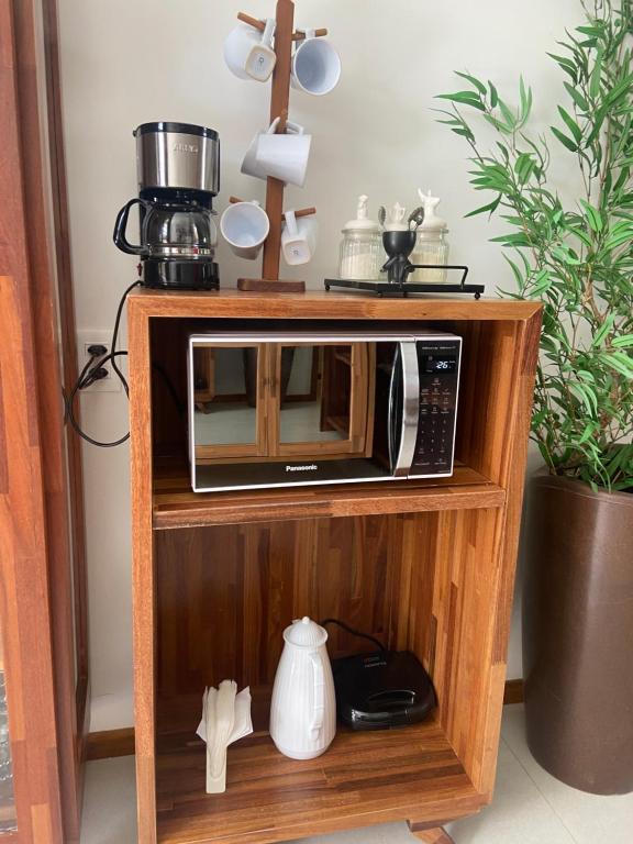 Příslušenství pro přípravu čaje a kávy v ubytování Vilage Villa Andorinha - apt 09