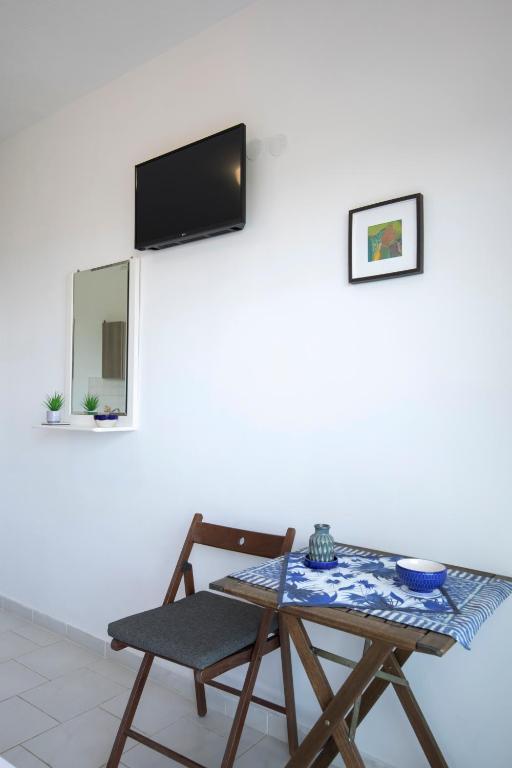 TV a/nebo společenská místnost v ubytování Kahlenberg apartments