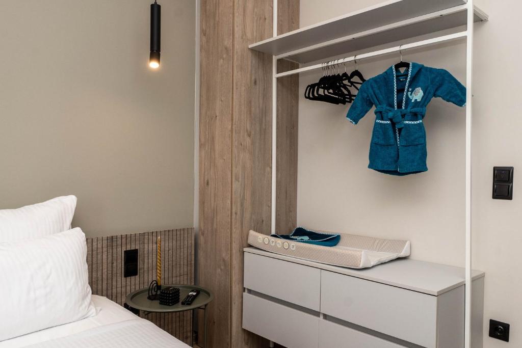 8 Blocks Apartments - 6