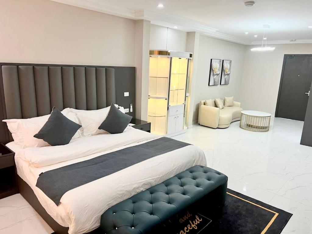 Lifestyle Luxury Hotel and Residence - Salle Du Club Avec Vue De La Piscine