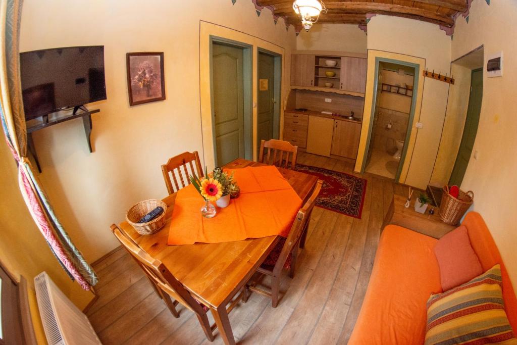 Posezení v ubytování Apartments Belopeški Dvori