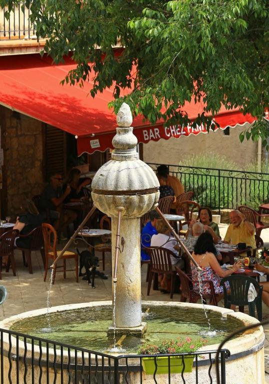 Zdjęcie z galerii obiektu Mas familial dans la campagne provençale w mieście Les Arcs-sur-Argens