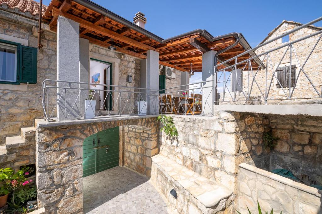 Budova, v ktorej sa vila nachádza