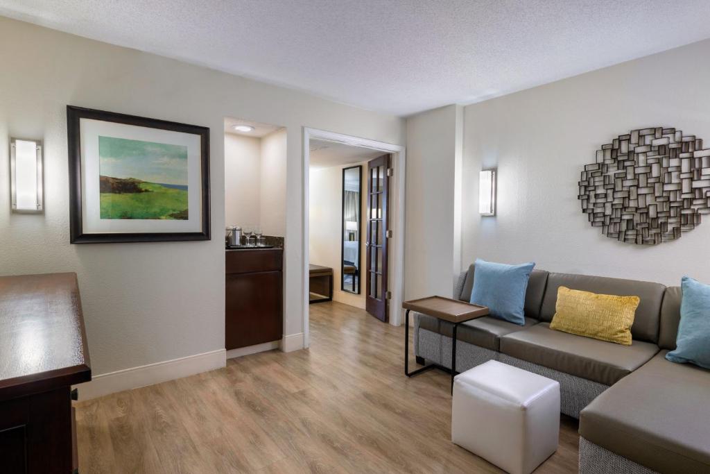 Sheraton Atlanta Perimeter Northにあるシーティングエリア