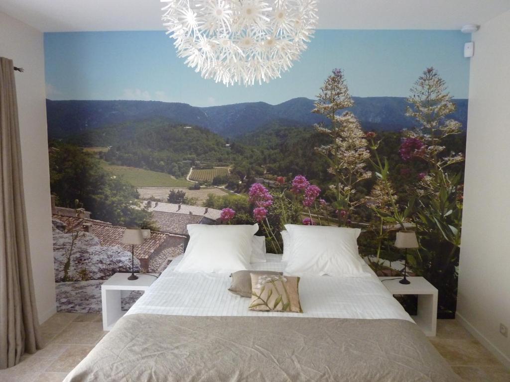 Postel nebo postele na pokoji v ubytování Les Mazets du Luberon