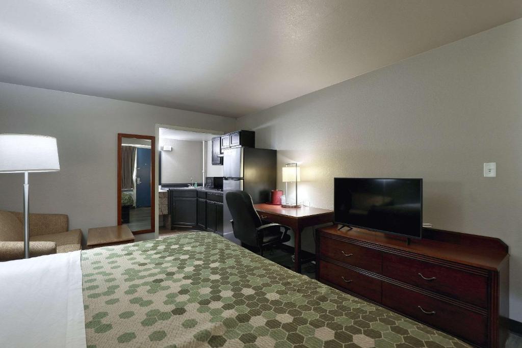 Suburban Studios Neenah - 