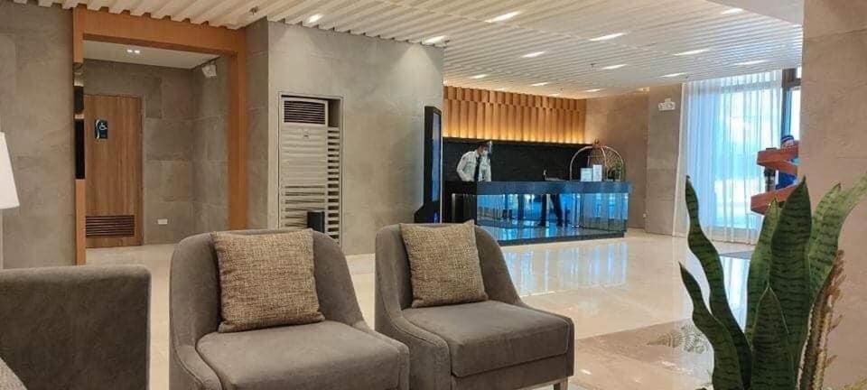 Cozy 1 Bedroom with balcony facing pool near MOA,IKEA near