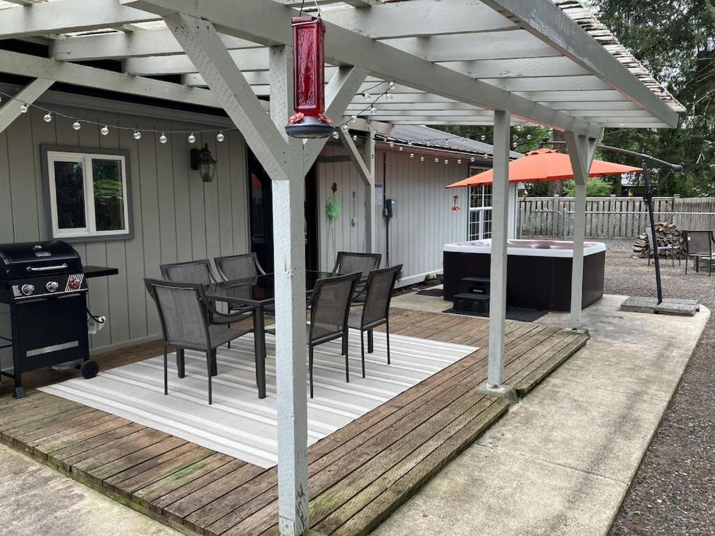 Patio nebo venkovní prostory v ubytování Forks Fir House