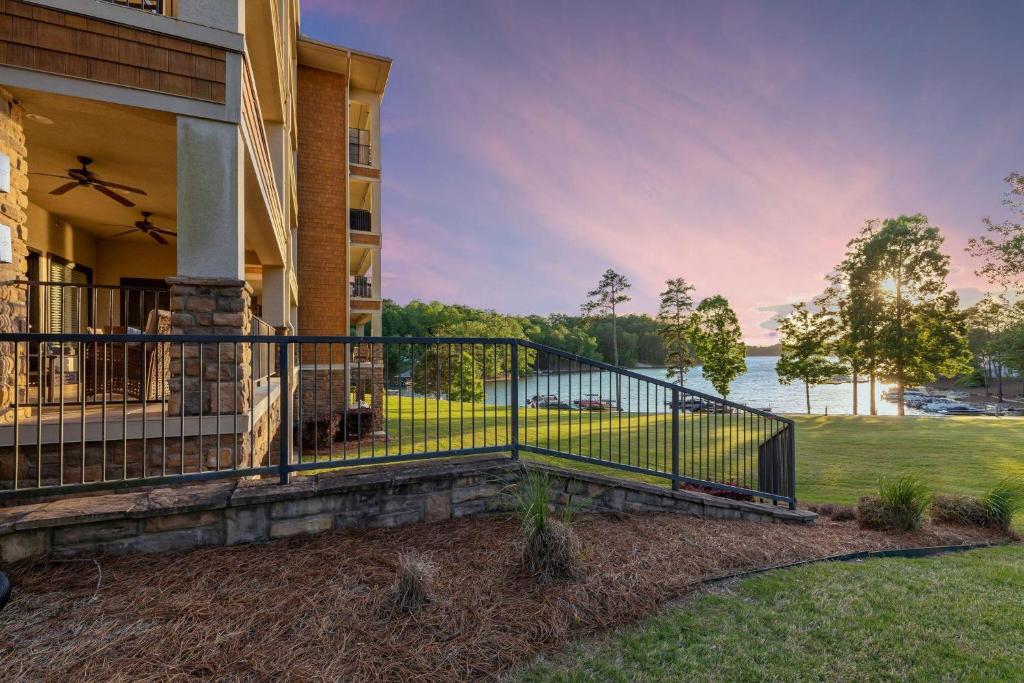 Lake Martin Stoneview Summit 4405, Dadeville (updated prices 2024)