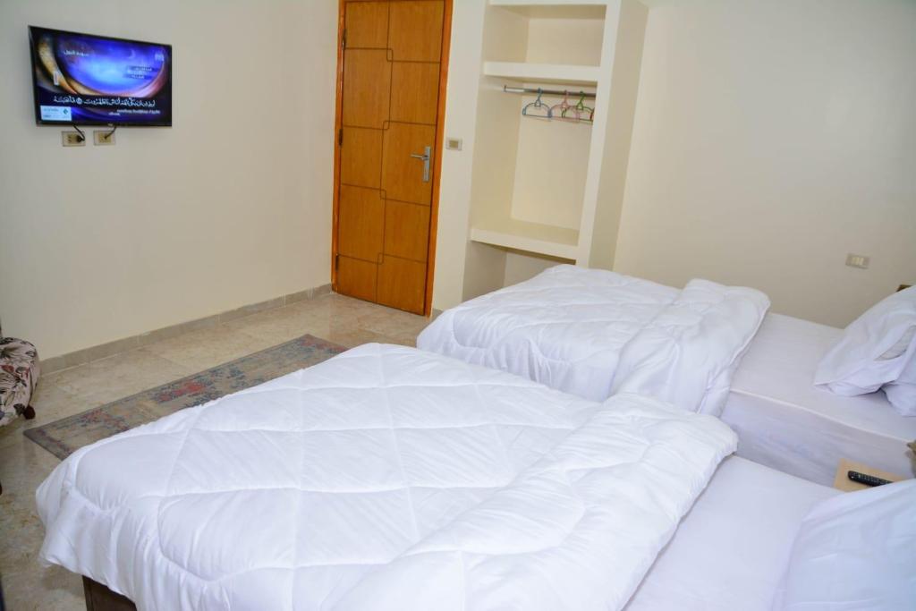 Crystal pyramid inn - 2