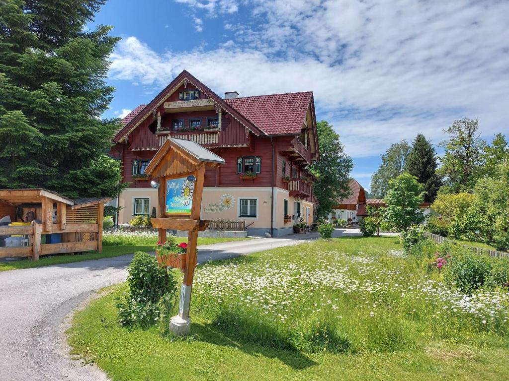 Zahrada ubytování Renovated holiday home in the mountains