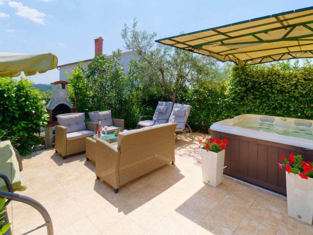 Vonkajšia záhrada v ubytovaní Holiday Home Nevena by Rent Istria