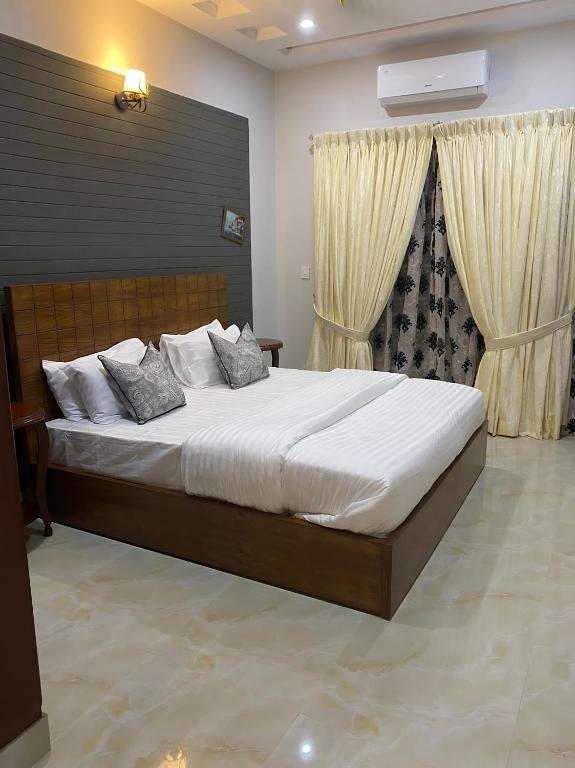 Canadian Inn Islamabad - 