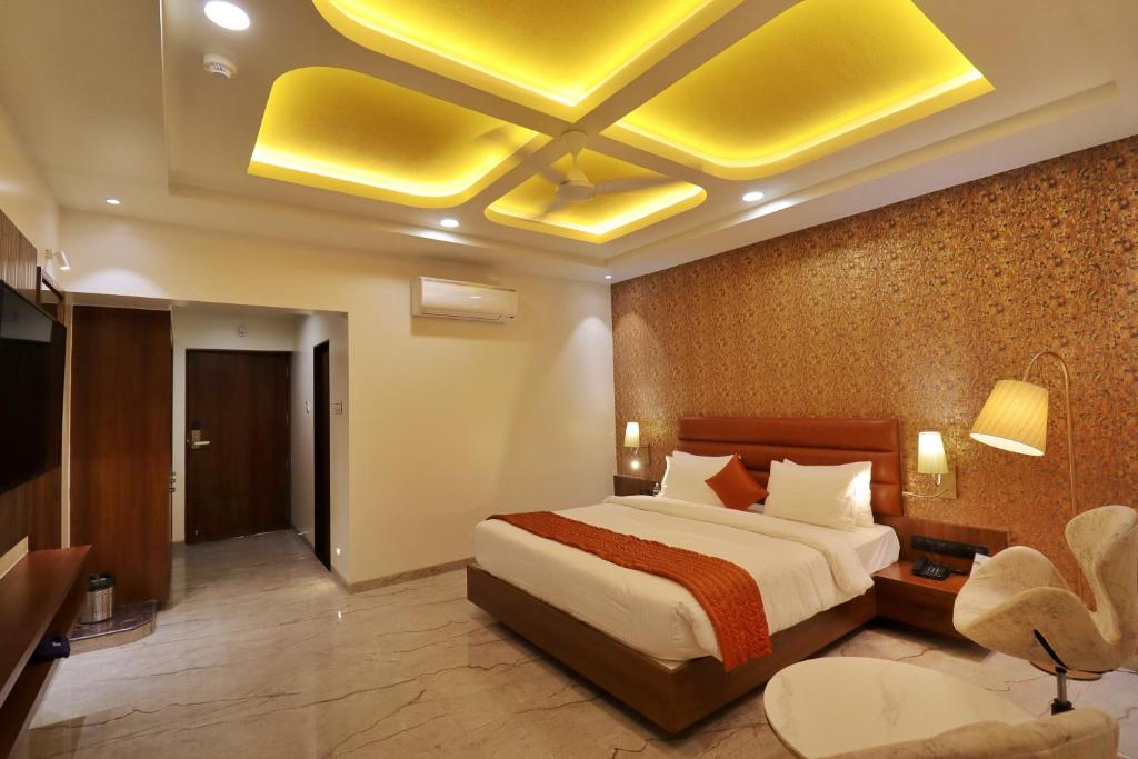 Four Petals Executive by LHMS - Room King Superior