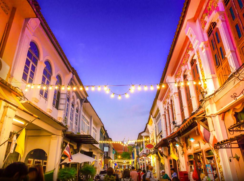 La Vista Patong Hotel - Resim 37